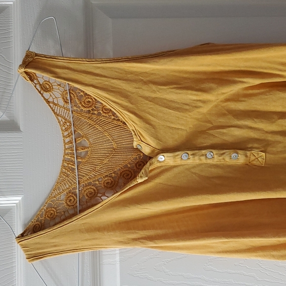 Mustard Lace Tank - Picture 5 of 6